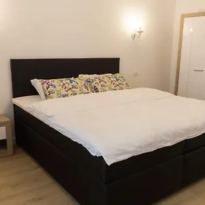 Hotel M, Bucureşti