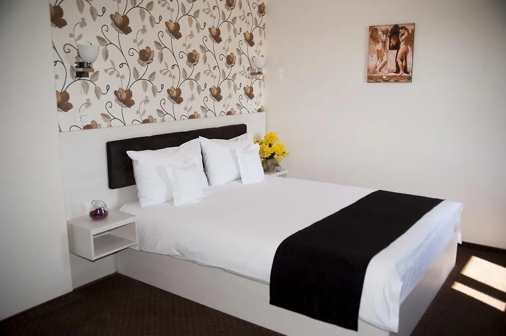 West Plaza Residence Bucureşti