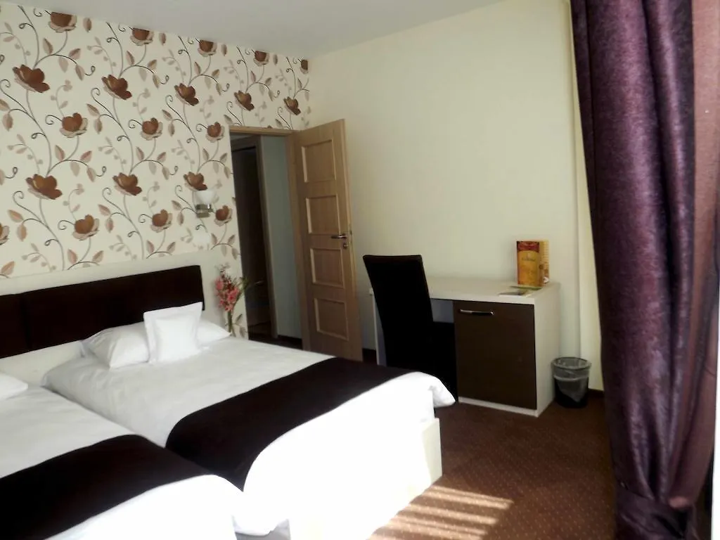 West Plaza Residence Bucarest 3*,  Romania