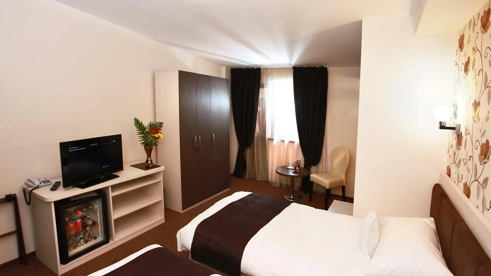 *** Hotel West Plaza Residence Bucarest Romania
